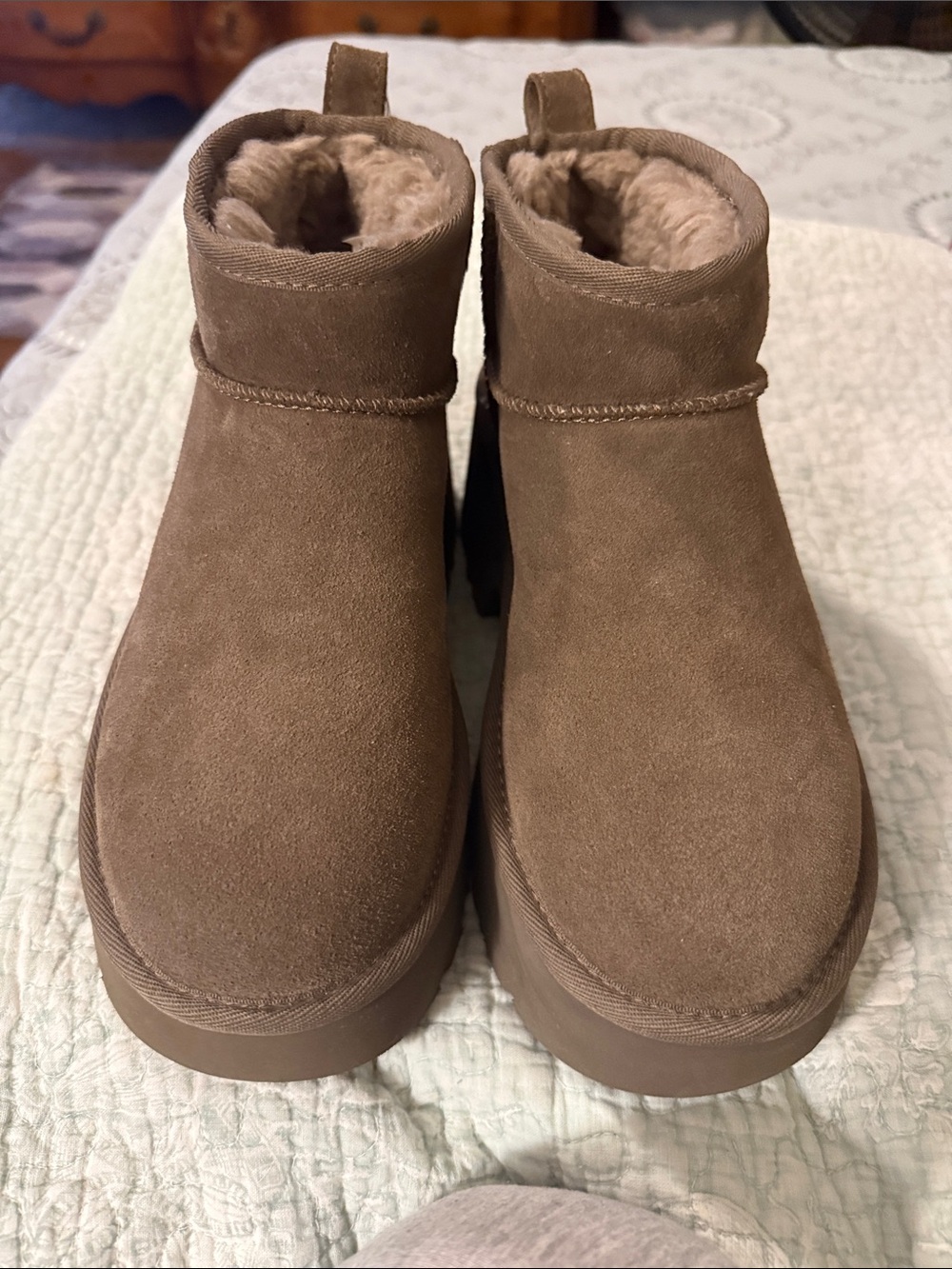 UGG Womans  Short Suede Boots in Brown with Shearling Trim - Picture 6 of 7